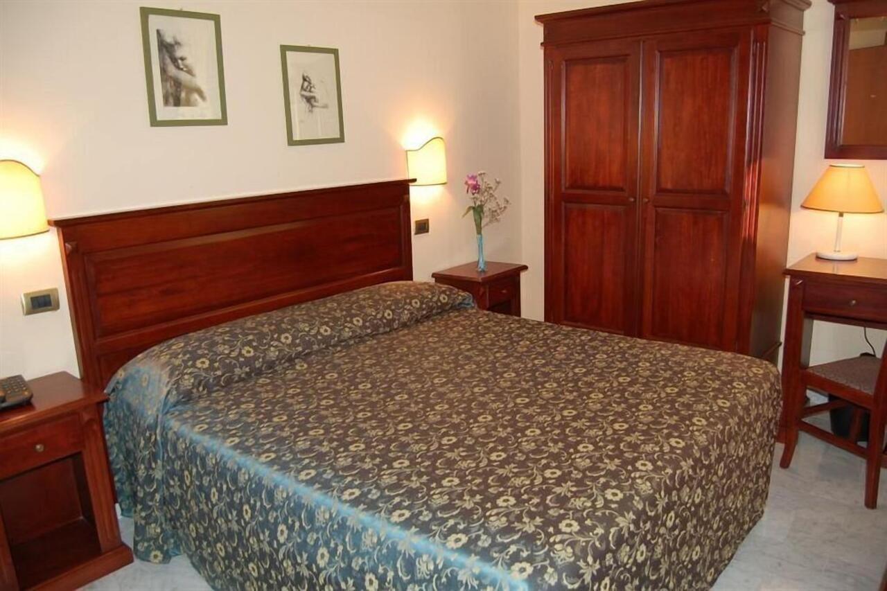Hotel Astor Firenze Kültér fotó